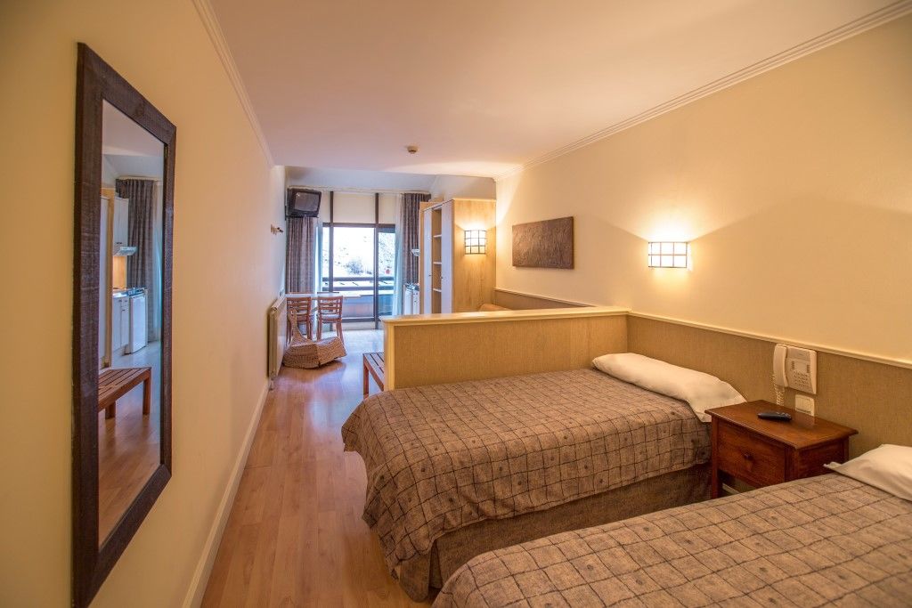 Atiram Patagonia Hotel Arinsal Bagian luar foto